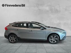 Grå Begagnad 2016 Volvo V40 Summum Kombi | 209 900 kr (Lite dyr)