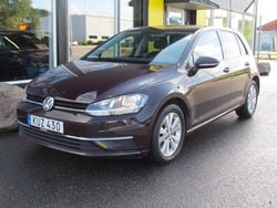 Svart rubin Begagnad 2017 VW Golf VII Halvkombi | 179 500 kr (Marknadspris)