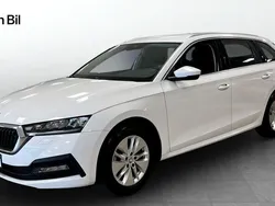 Vit Begagnad 2022 Skoda Octavia Ambition Kombi | 259 900 kr (Marknadspris)