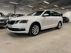 Vit Begagnad 2018 Skoda Octavia Kombi | 169 900 kr (Marknadspris)