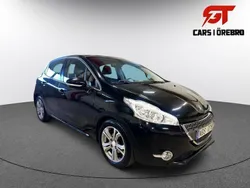 Svart Begagnad 2012 Peugeot 208 Halvkombi | 59 900 kr (Marknadspris)