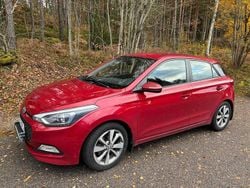 Röd Begagnad 2016 Hyundai i20 Premium Halvkombi | 55 000 kr (Bra pris)