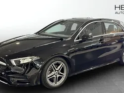 Svart Begagnad 2022 Mercedes A180 AMG Halvkombi | 249 900 kr (Marknadspris)