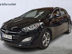 Svart Begagnad 2015 Hyundai i30 Halvkombi | 119 900 kr (Marknadspris)