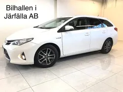 Vit Begagnad 2015 Toyota Auris Touring Sports Edition Kombi | 149 900 kr (Marknadspris)
