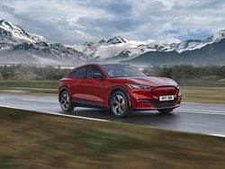 Begagnad 2021 Ford Mustang Mach-E SUV | 324 900 kr (Superpris)