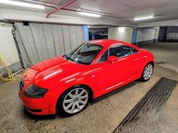 Röd Begagnad 2002 Audi TT Sportkupé | 99 000 kr (Dyr)