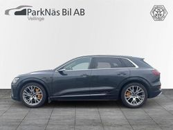 Grå Begagnad 2019 Audi e-tron Advanced Plus SUV | 369 900 kr (Lite dyr)