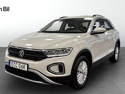 Grå Begagnad 2022 VW T-Roc Life SUV | 254 900 kr (Marknadspris)