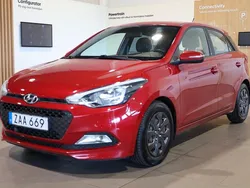 Röd Begagnad 2017 Hyundai i20 Halvkombi | 109 800 kr (Marknadspris)