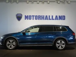 Blå Begagnad 2020 VW Passat Alltrack Kombi | 268 900 kr (Marknadspris)