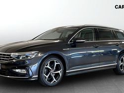 Mörkgrå (grey) Begagnad 2022 VW Passat GT Kombi | 269 900 kr (Marknadspris)