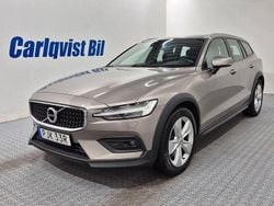 Grå (pebble grey metallic) Begagnad 2020 Volvo V60 CC Kombi | 335 000 kr (Dyr)