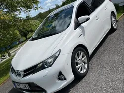 Vit Begagnad 2013 Toyota Auris Touring Sports Executive Kombi | 110 000 kr (Bra pris)