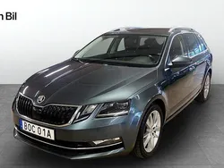 Mörkgrå Begagnad 2019 Skoda Octavia Style Kombi | 199 900 kr (Marknadspris)