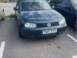 Grön Begagnad 2003 VW Golf IV Basis Halvkombi | 14 000 kr (Marknadspris)