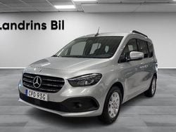 Silver Begagnad 2024 Mercedes 180 Sedan | 339 000 kr (Marknadspris)
