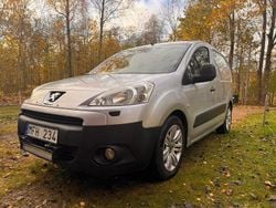 Grå Begagnad 2012 Peugeot Partner Van | 36 000 kr (Marknadspris)