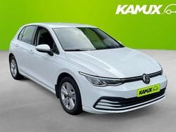 Vit Begagnad 2021 VW Golf VIII Halvkombi | 194 700 kr (Marknadspris)