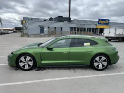 Grön Begagnad 2023 Porsche Taycan Sport Turismo Sedan | 499 000 kr