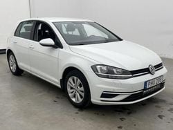 Vit Begagnad 2017 VW Golf VII Halvkombi | 139 800 kr (Marknadspris)