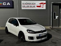 Vit Begagnad 2010 VW Golf VI Sport Sportkupé | 97 900 kr