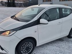 Vit Begagnad 2015 Toyota Aygo Halvkombi | 35 000 kr