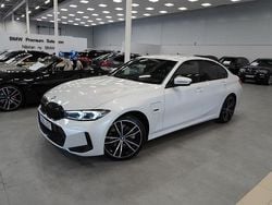 Vit Begagnad 2022 BMW 330e M Sport Sedan | 439 800 kr (Dyr)