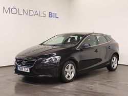 Svart Begagnad 2015 Volvo V40 Momentum Halvkombi | 179 900 kr (Marknadspris)