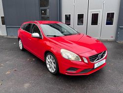Röd Begagnad 2011 Volvo V60 R-Design Kombi | 79 900 kr (Marknadspris)