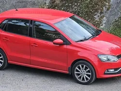 Röd Begagnad 2016 VW Polo Halvkombi | 129 900 kr (Marknadspris)