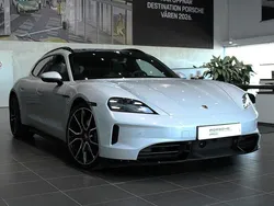 Ljusröd Begagnad 2024 Porsche Taycan Sport Turismo Sedan | 1 065 000 kr
