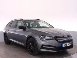 Grå (graphite grey metallic) Begagnad 2023 Skoda Superb Style Kombi | 399 000 kr (Lite dyr)