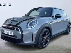 Grå Begagnad 2023 Mini Cooper SE Halvkombi | 207 900 kr