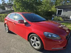 Röd Begagnad 2013 Volvo V40 Kinetic Kombi | 68 000 kr (Marknadspris)