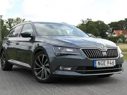 Grå Begagnad 2016 Skoda Superb LAURIN & KLEMENT Kombi | 125 000 kr (Bra pris)