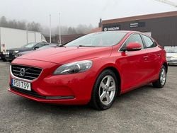 Röd Begagnad 2016 Volvo V40 Momentum Kombi | 109 900 kr (Bra pris)