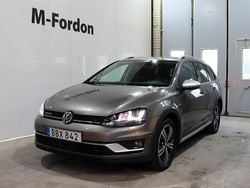 Grå Begagnad 2016 VW Golf Alltrack Kombi | 199 900 kr (Marknadspris)