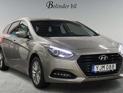 Mörkgrå (grå) Begagnad 2016 Hyundai i40 Kombi | 118 900 kr (Marknadspris)