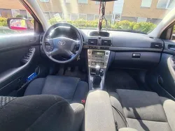 Röd Begagnad 2006 Toyota Avensis Halvkombi | 25 500 kr (Bra pris)