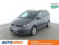 Mörkgrå Begagnad 2015 VW Touran Minibuss | 134 000 kr (Marknadspris)