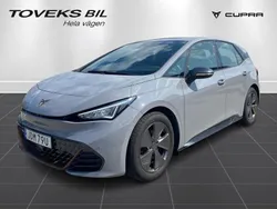 Ljusgrå (vapor grey) Begagnad 2024 Cupra Born Halvkombi | 299 900 kr (Marknadspris)