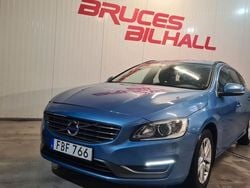 Blå Begagnad 2015 Volvo V60 Momentum Kombi | 144 900 kr (Marknadspris)