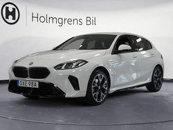 Vit Begagnad 2025 BMW 120 M Sport Halvkombi | 374 800 kr