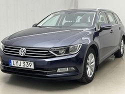 Mörkblå Begagnad 2016 VW Passat | 135 000 kr (Bra pris)