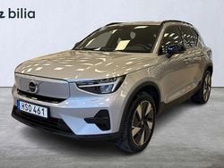 Grå Begagnad 2023 Volvo XC40 Core SUV | 394 900 kr