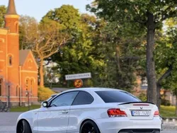 Vit Begagnad 2011 BMW 118 Coupé M Sport Sportkupé | 125 000 kr
