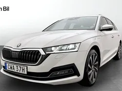 Vit Begagnad 2023 Skoda Octavia Style Kombi | 333 500 kr (Marknadspris)