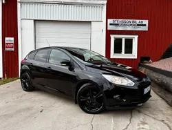 Svart Begagnad 2011 Ford Focus Trend Halvkombi | 49 500 kr (Marknadspris)