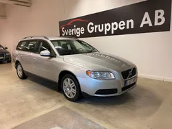 Ljusgrå (grå) Begagnad 2008 Volvo V70 Kinetic Kombi | 44 900 kr (Marknadspris)